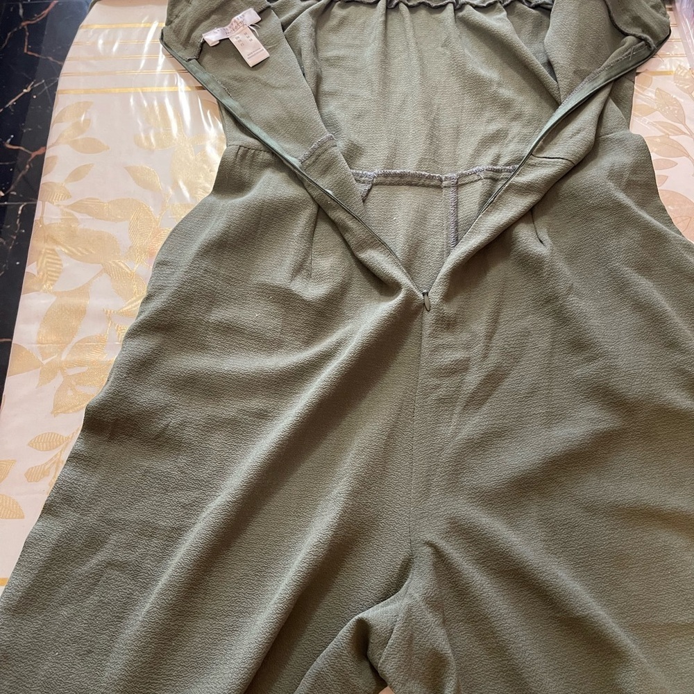 StreetWear Society Women's Off the Shoulder Ruffle Jumpsuit Army Green Sz M - Picture 10 of 10
